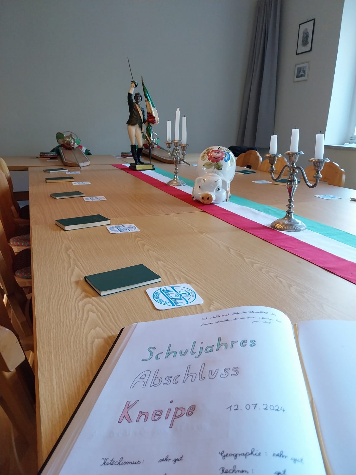 Schuljahresschlusskneipe